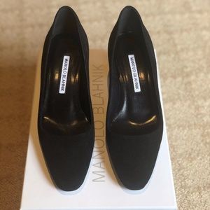 BRAND NEW Manolo Blahnik heels!